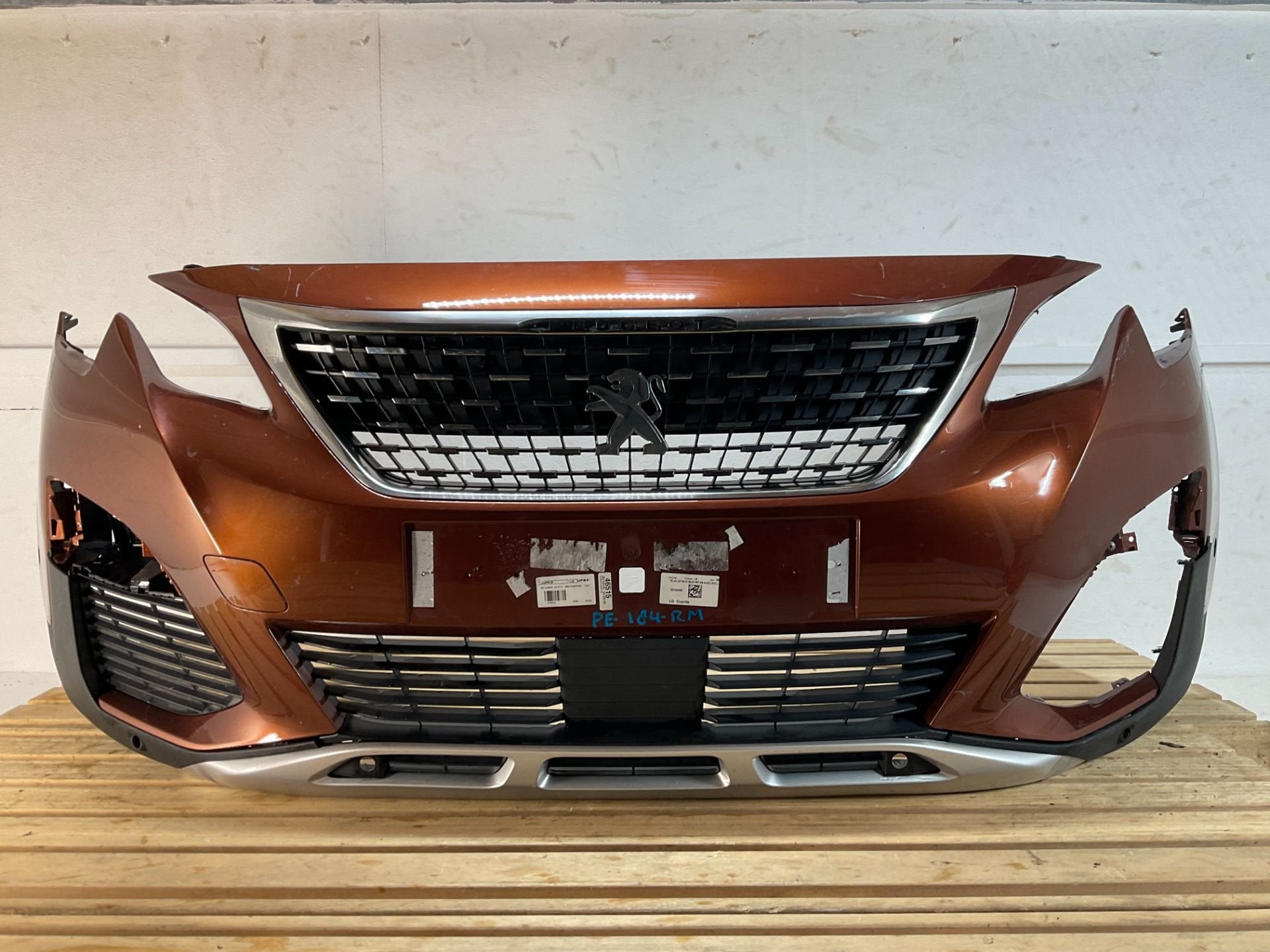 Bumper Peugeot 3008 5008 16-21 GTLINE 9815499077 Voorbumper, Taurusavenue 1
2132 LS  Hoofddorp, NL, Gebruikt, Contact.group@renault.com