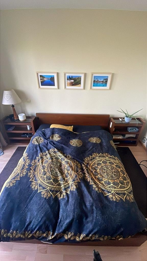 Lit 160xm + sommier +matelas + tables de nuit