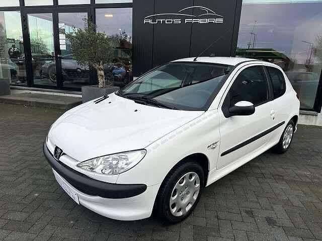 Peugeot 206 1.4 i Benzine 75pk 1 er prop, Auto's, 1360 cc, Zwart, Overige kleuren, Particulier