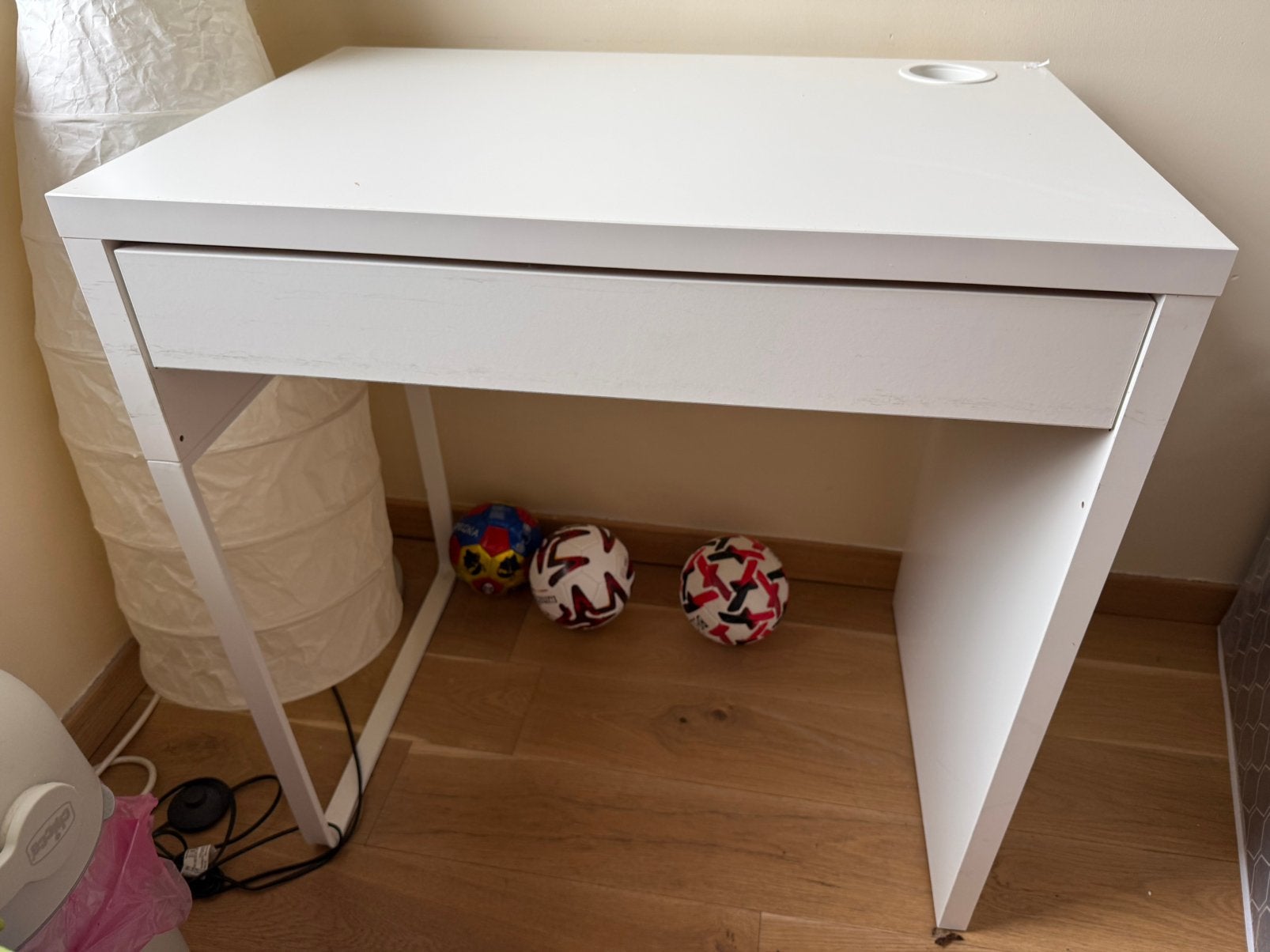Bureau Micke Ikea, Huis en Inrichting, Bureaus, Ophalen, Zo goed als nieuw, IKEA