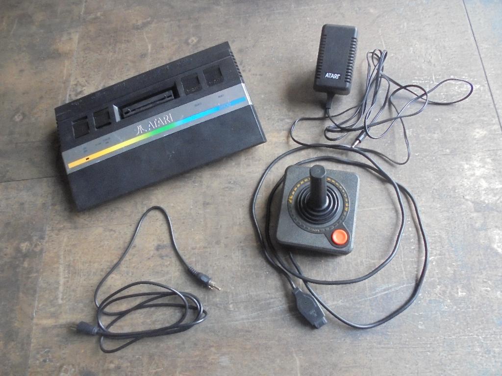 Atari 2600 Junior spelconsole (zie foto's), Games en Spelcomputers, Spelcomputers | Atari, Verzenden, Gebruikt, Met 1 controller