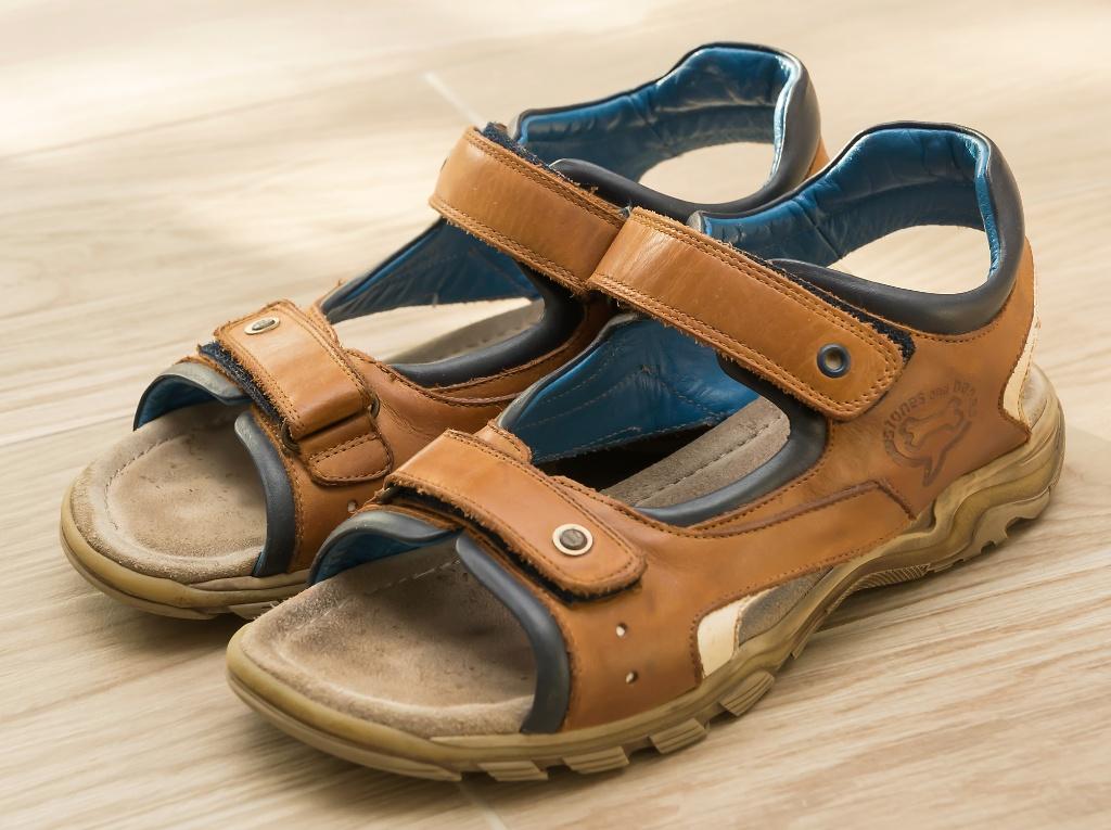 Bruine sandalen Stones and Bones, maat 39, Schoenen, Ophalen of Verzenden, Zo goed als nieuw, Stones and bones