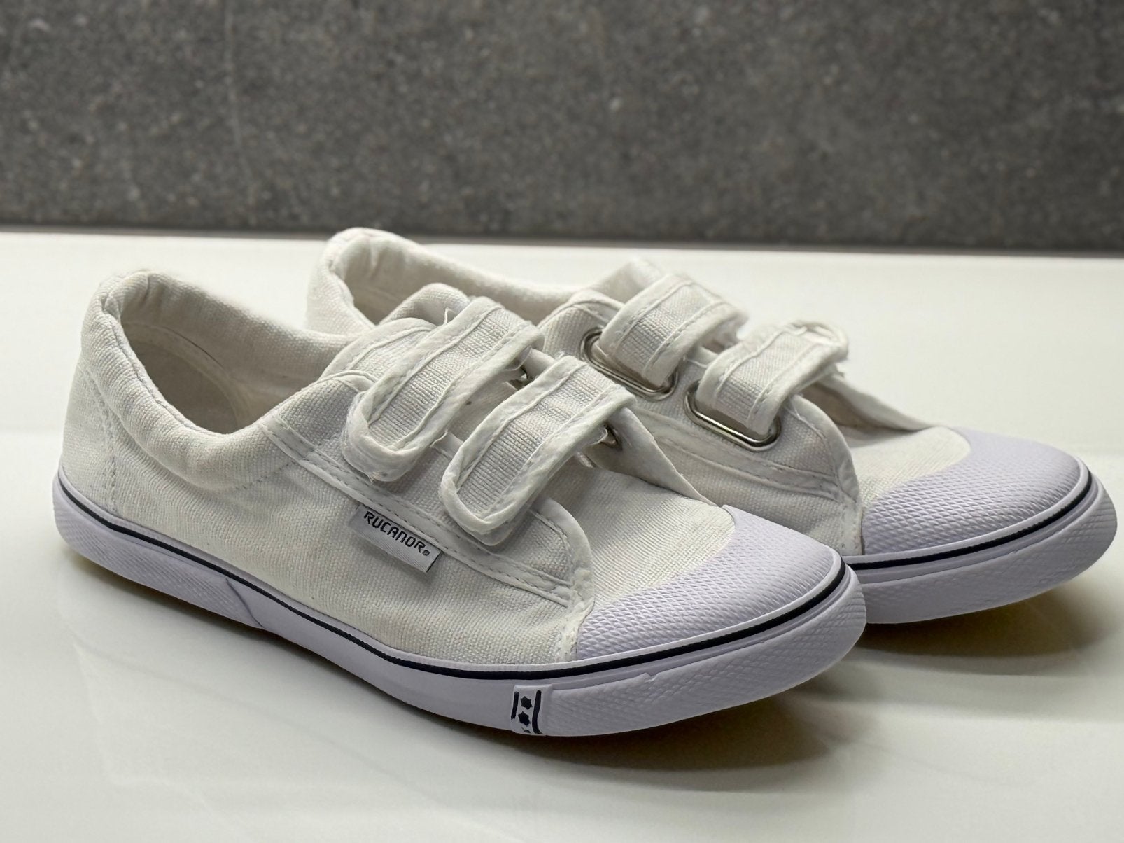 Turnpantoffels maat 36, Vêtements | Femmes, Chaussures, Chaussures de sports, Enlèvement, Porté, Blanc