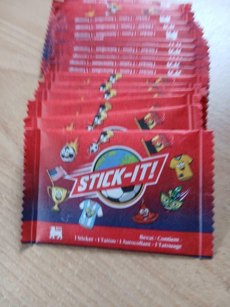 pak van 100 gesloten Delhaize stick it, Verzamelen, Supermarktacties, Ophalen of Verzenden