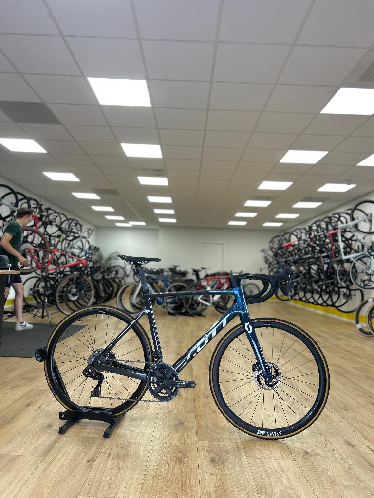 500km Scott Addict RC Pro Di2 Carbon Racefiets, Enlèvement, Comme neuf