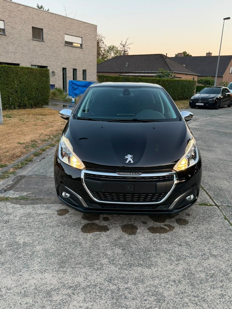 Peugeot 208 allure (110pk), Auto's, Dealer onderhouden, Alcantara, Zwart, 5 deurs