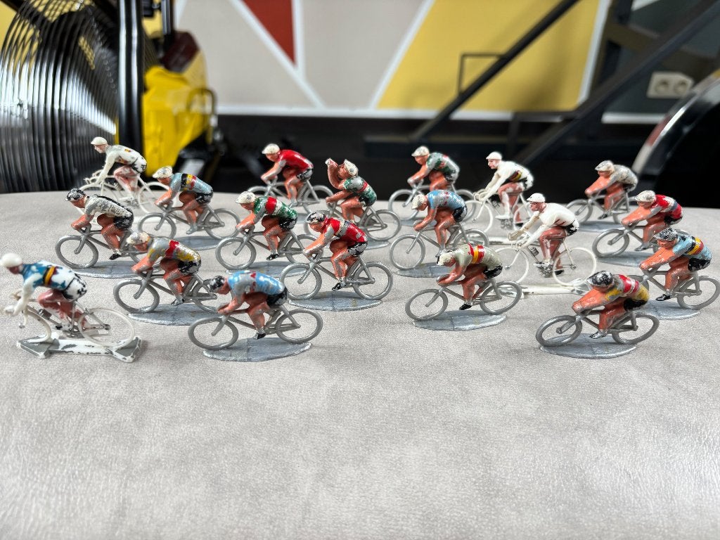 Miniatuur wielrenners, Antiek en Kunst, Antiek | Speelgoed, Ophalen
