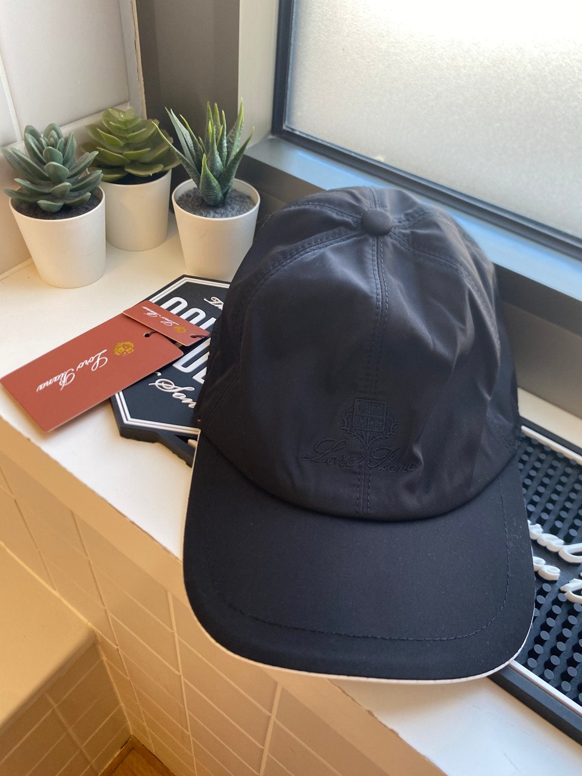 Casquette noire Loro Piana — Style de luxe intemporel, Enlèvement, Neuf, One size fits all, Casquette