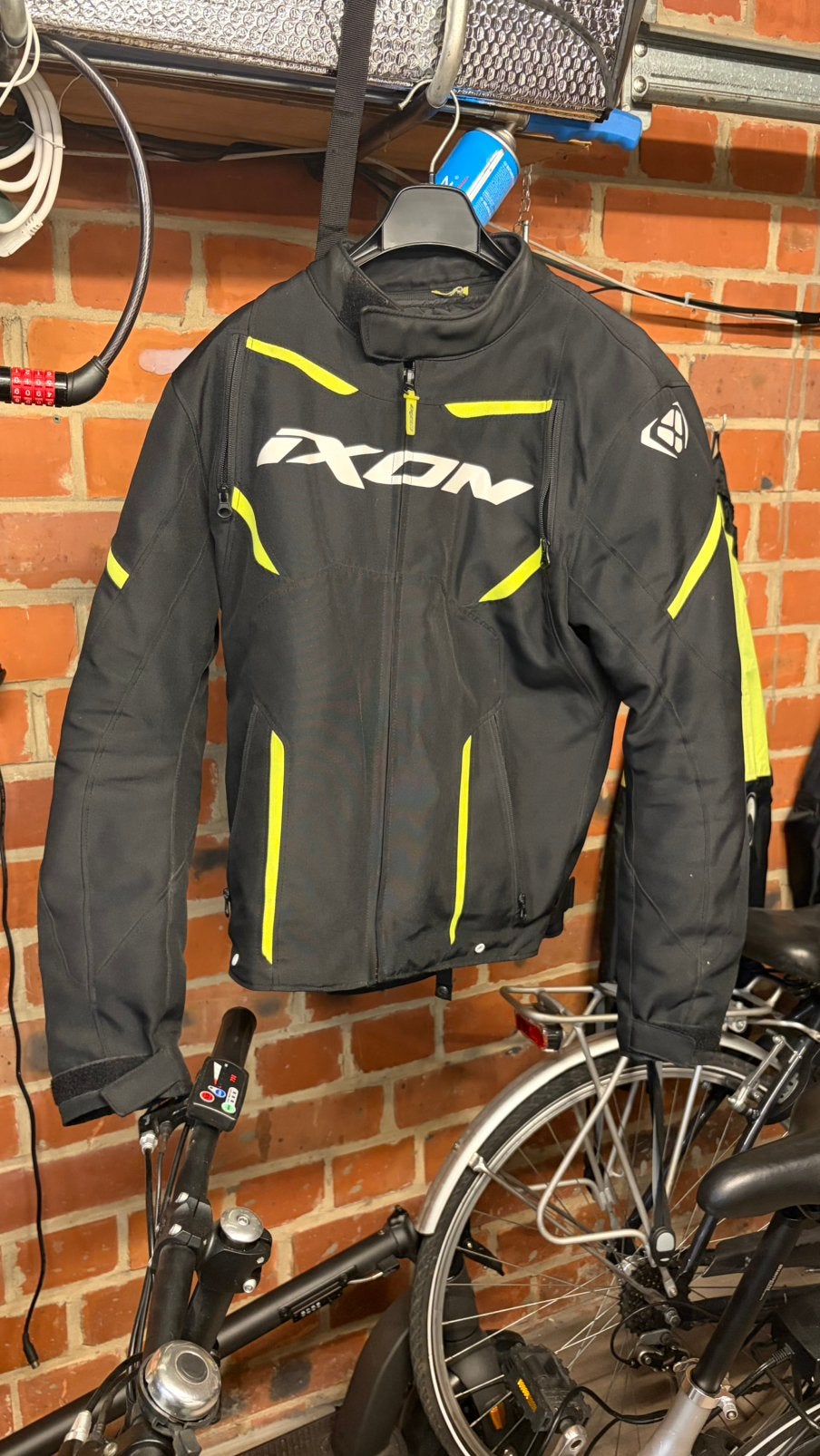 Moto vest ixon XL, Enlèvement ou Envoi