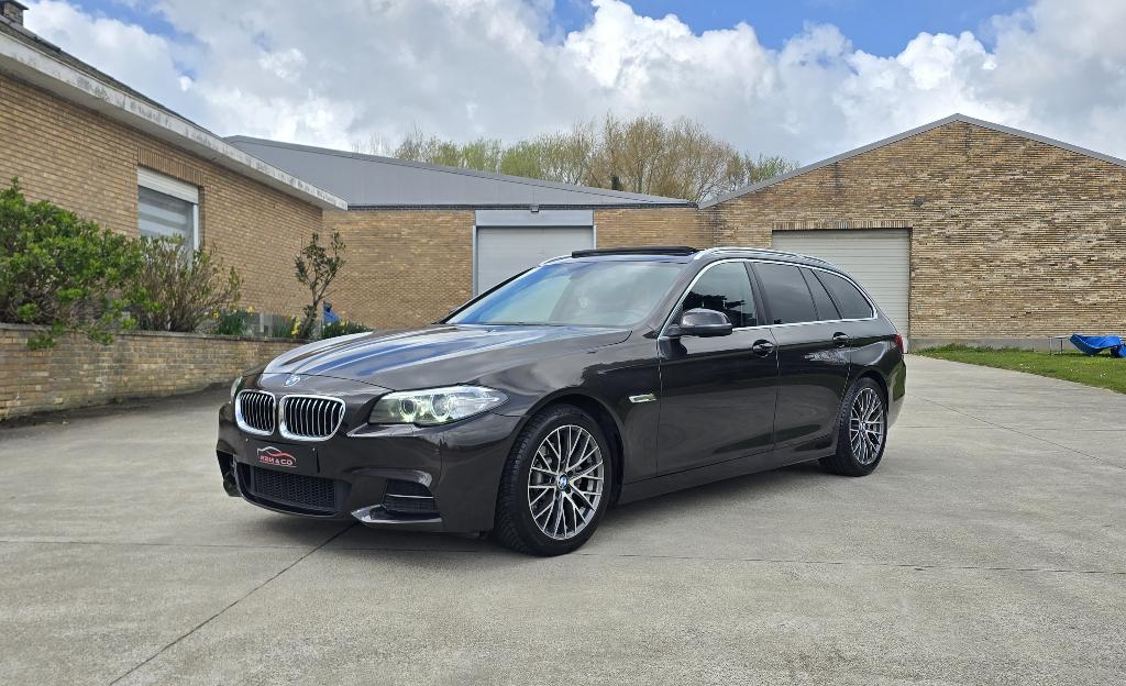 BMW 518 dA Touring Pack M ** Panodak - Xénon ** GAR 12M, Auto's, BMW, 118 g/km, Achterwielaandrijving, 1995 cc, 4 cilinders