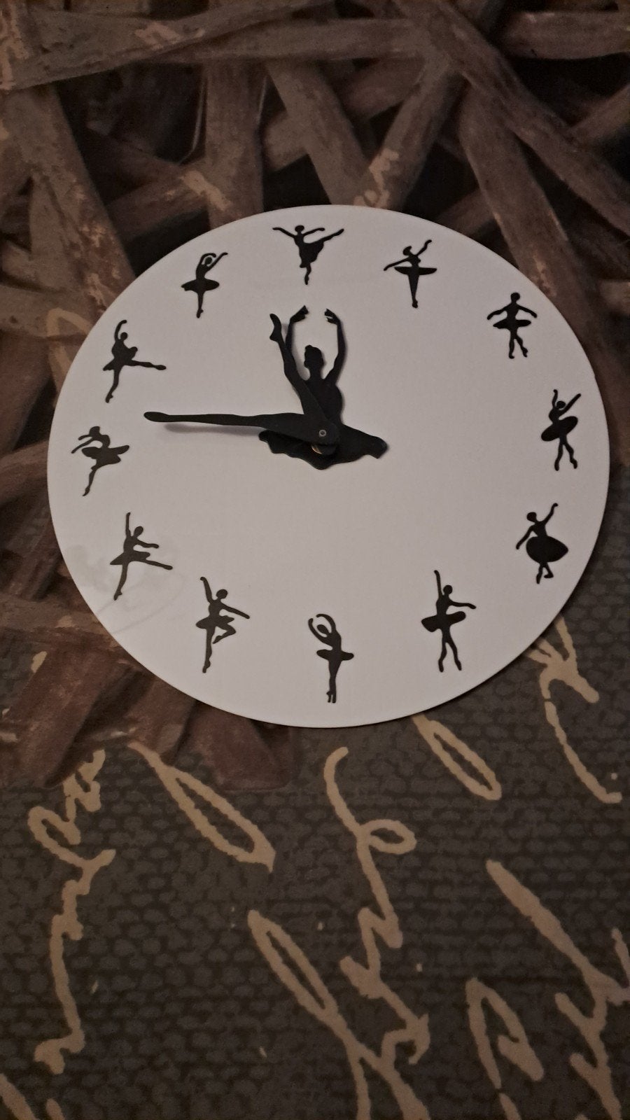 Horloge motif ballerine pvc ( aiguilles jambes ballerine), Maison & Meubles, Accessoires pour la Maison | Horloges, Enlèvement