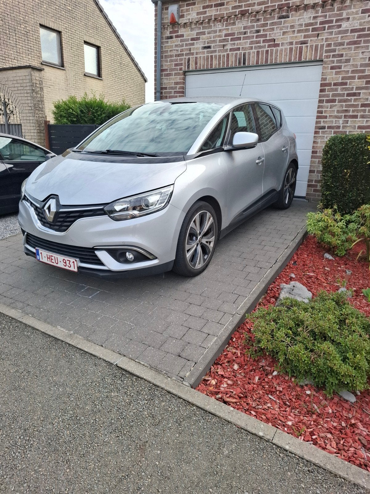 renault scenic 1.5 DCI euro6B autorise toutes les basses lez, Autos, Argent ou Gris, Achat, Boîte manuelle, Noir