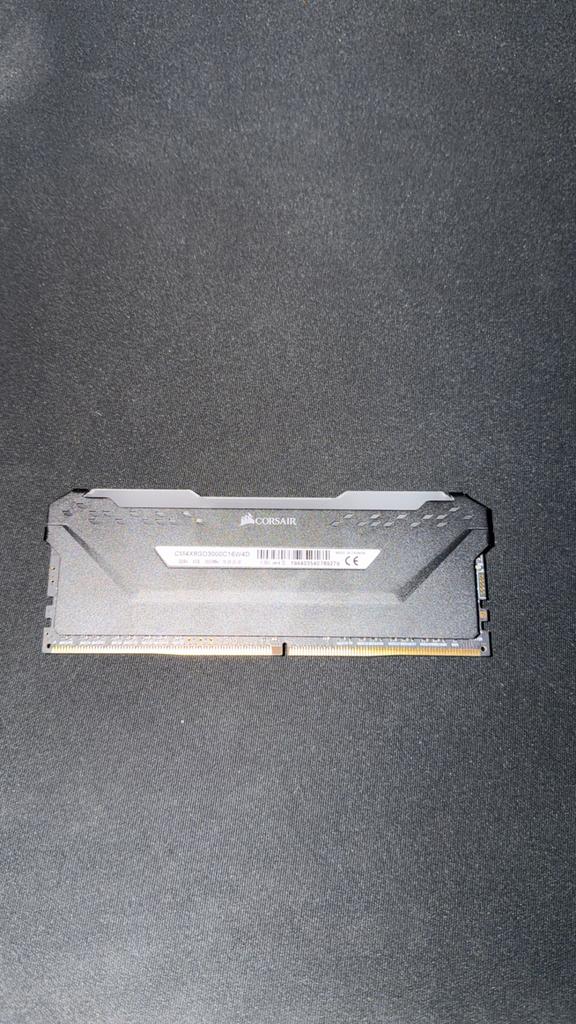 Barrette RAM Corsair Vengeance RGB Pro 8Go DDR4 3000MHz, Informatique & Logiciels, Enlèvement ou Envoi, Comme neuf, DDR4