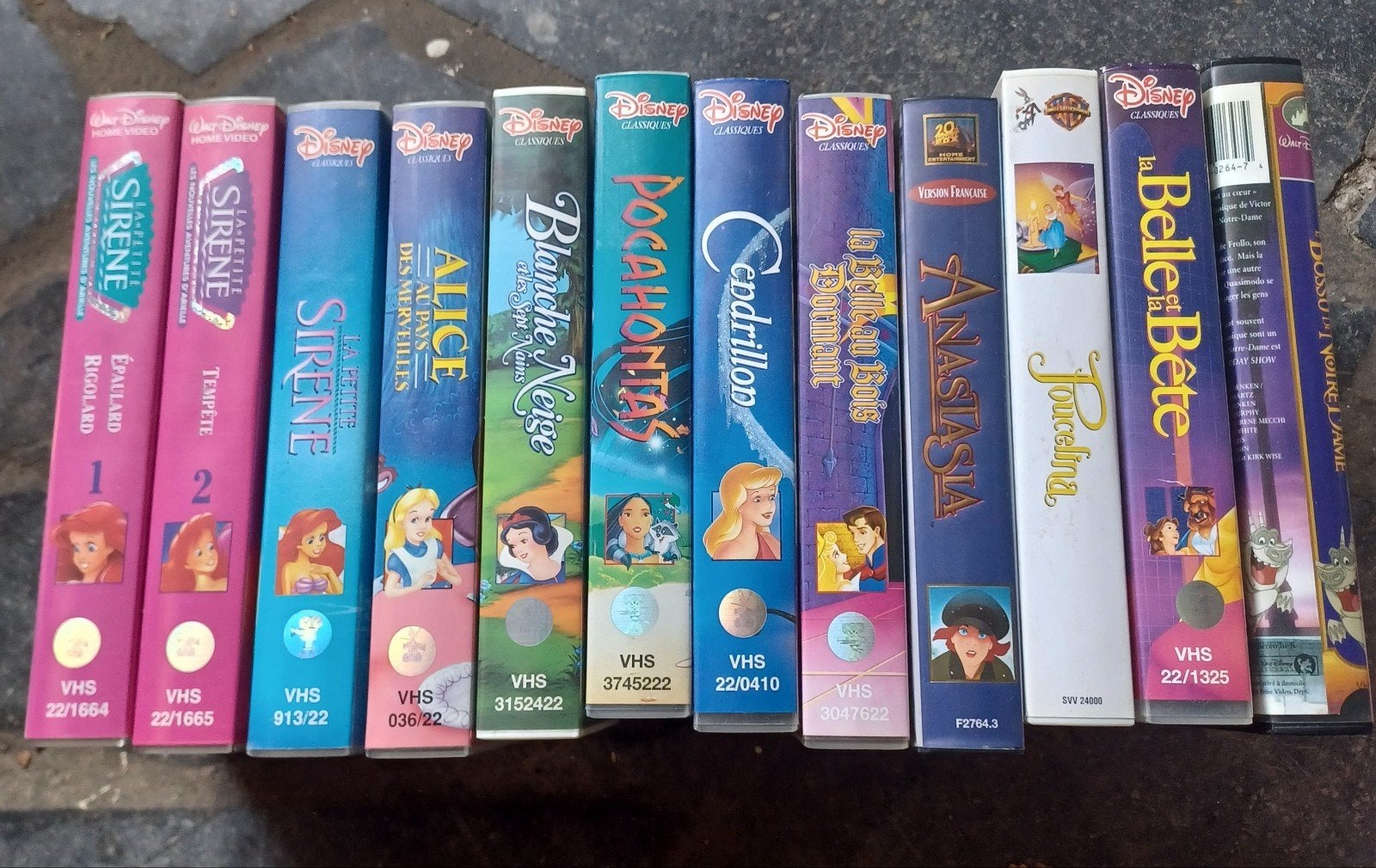 Lot de 12 cassettes VHS Disney, Enlèvement, VHS