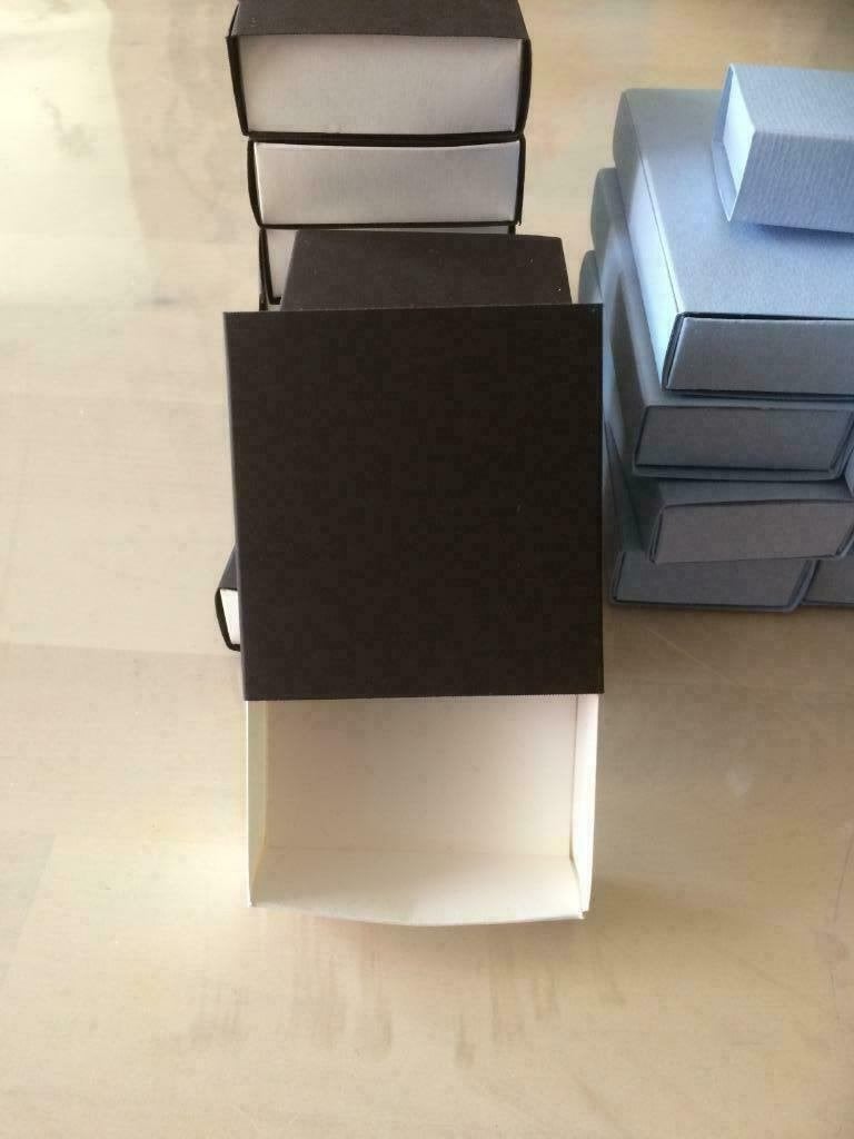Bruine en witte vierkante doosjes UITVERKOOP, Ophalen of Verzenden, Nieuw, Kraamcadeau