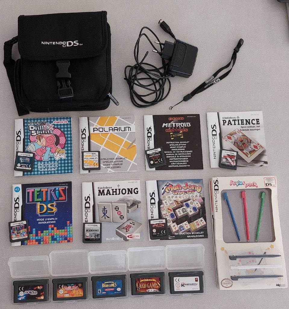 NINTENDO DS spellen + accessoires, Games en Spelcomputers, Ophalen, Gebruikt, Overige genres