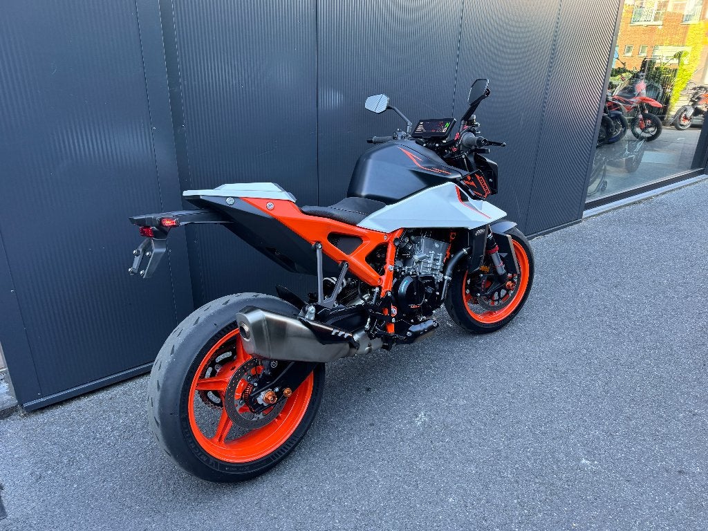 KTM - 990 Duke R, Motoren, Motoren | KTM, 2 cilinders, Occasion, Motorrijbewijs A, Bedrijf
