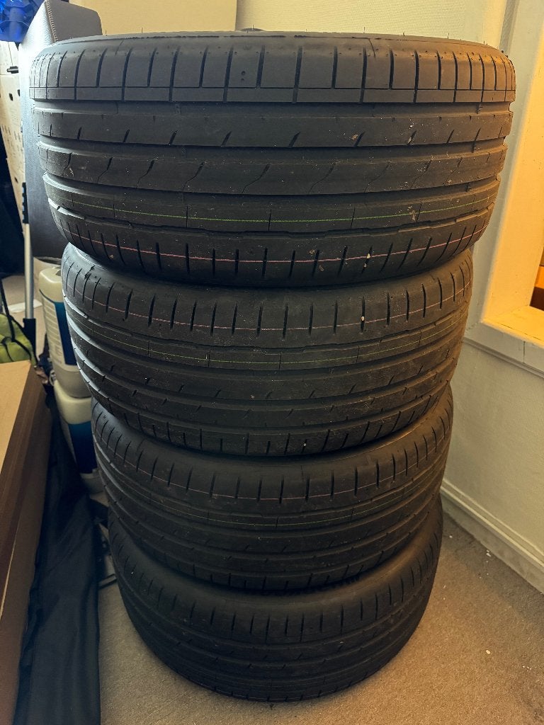Tesla Model Y 19" banden - Hankook 255/45 R19 - 39 km, Auto-onderdelen, Banden en Velgen, 255 mm, Nieuw, Band(en), Personenwagen