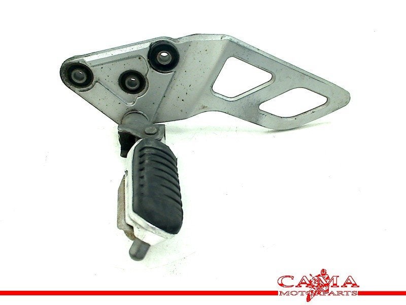 REPOSE PIEDS AVANT GAUCHE GSX 650 F 2008-2012 (GSX650F CJ1), Dhr. S. di Majo, Utilisé, Info@cama-motorparts.nl, P.J. Troelstraweg 8 8
3144 CX  MAASSLUIS, NL