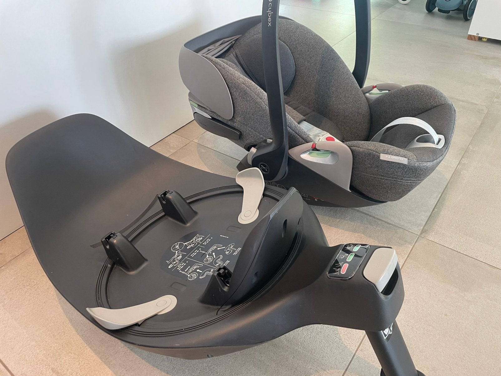 Cybex Cloud T i-Size + Base T/Base-Z2, Enfants & Bébés, Sièges auto, Comme neuf, Autres marques, 0 à 13 kg, Isofix, Mode veille