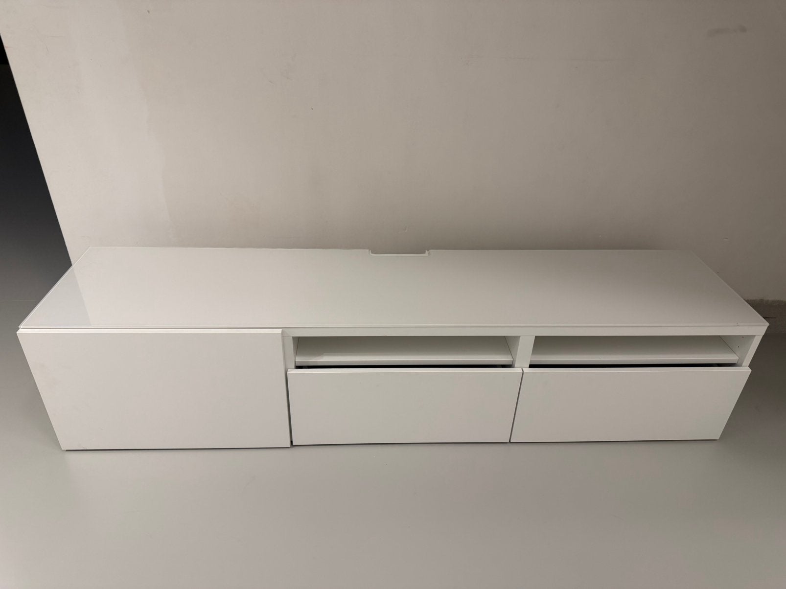 TV-meubel Ikea Besta, Ophalen, 150 tot 200 cm, Zo goed als nieuw, Minder dan 100 cm