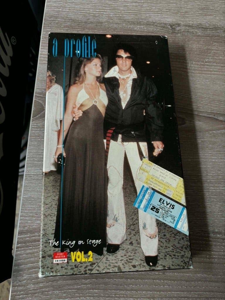 Elvis bootleg 4 cdbox, A profile, the king on stage,volume 2, Ophalen of Verzenden, Gebruikt, Rock-'n-Roll