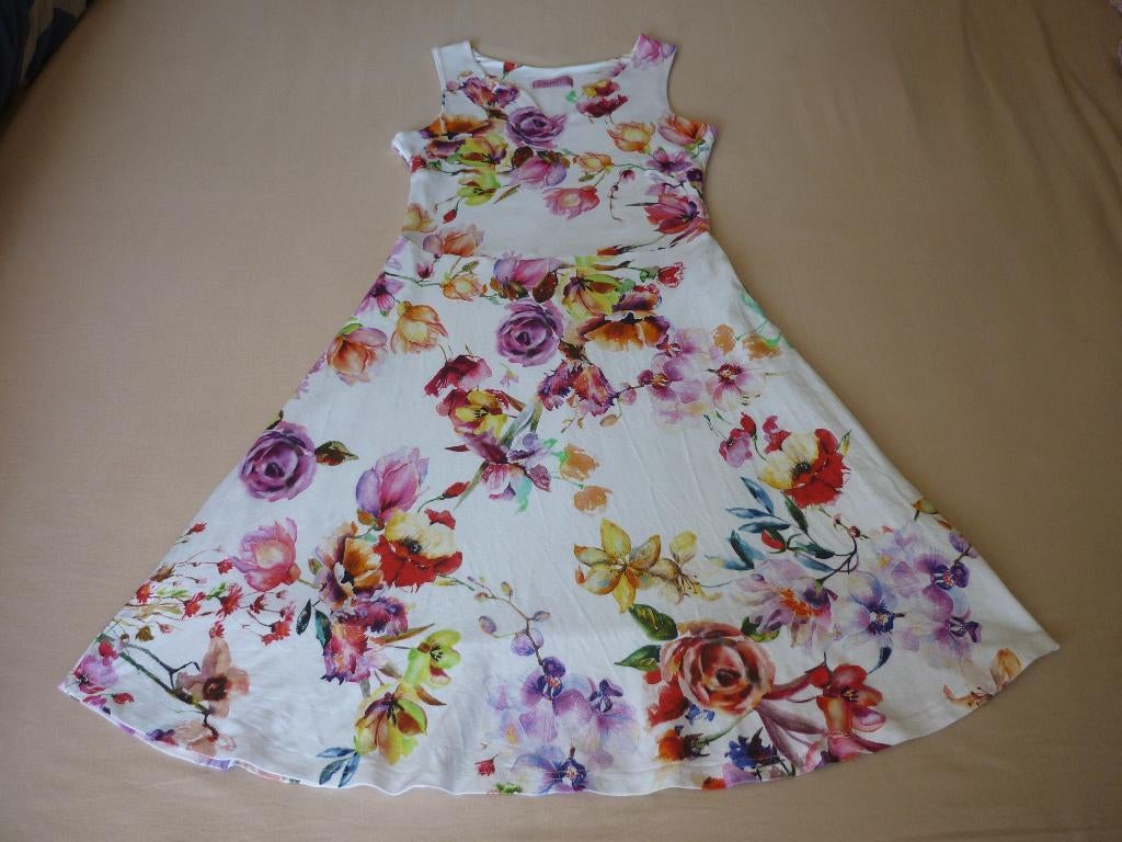 Gebloemde Zomerjurk in T-shirtstof Punto, Kleding | Dames, Jurken, Wit, Ophalen of Verzenden, Zo goed als nieuw, Maat 36 (S)