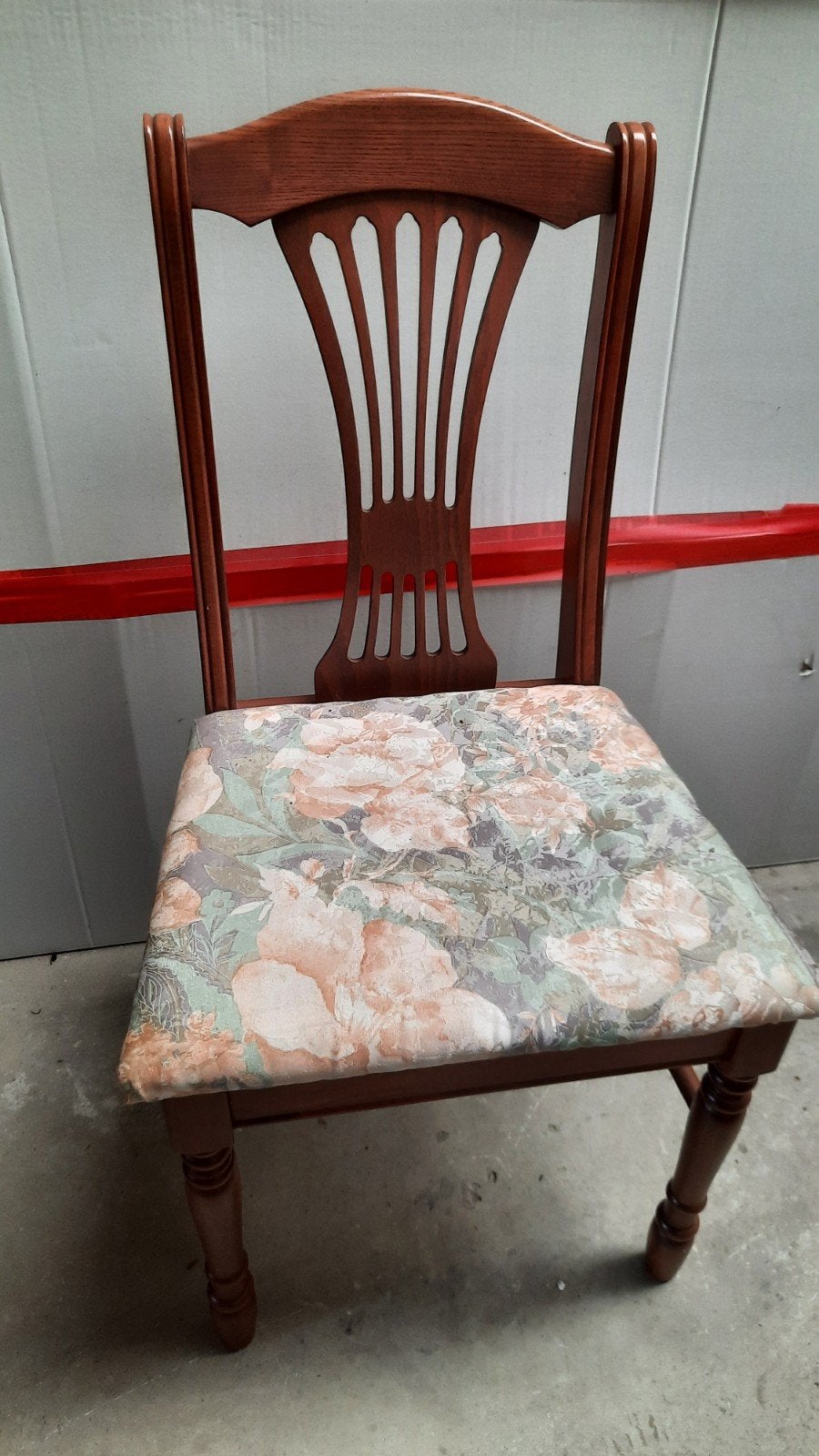 Vends 4 chaises en bois très solide, Antiquités & Art, Enlèvement