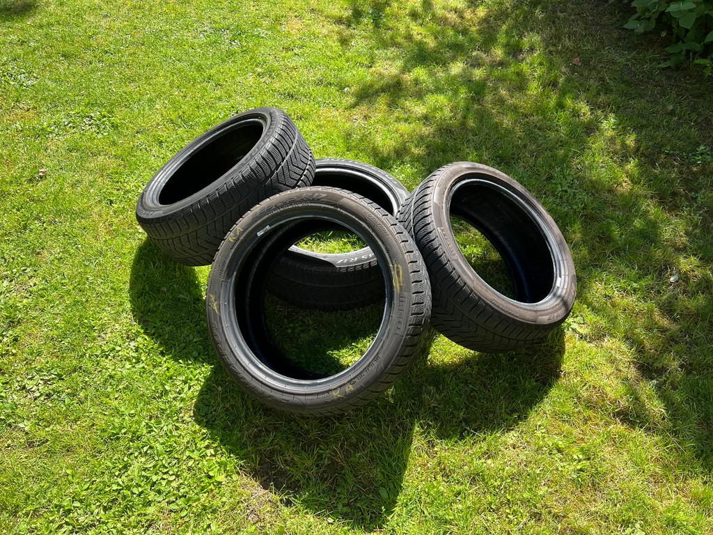 Pneus Pirelli M+S 225/45/R17, Autos : Pièces & Accessoires, Pneus et Jantes, 4 Saisons, Véhicule de tourisme, 17 pouces