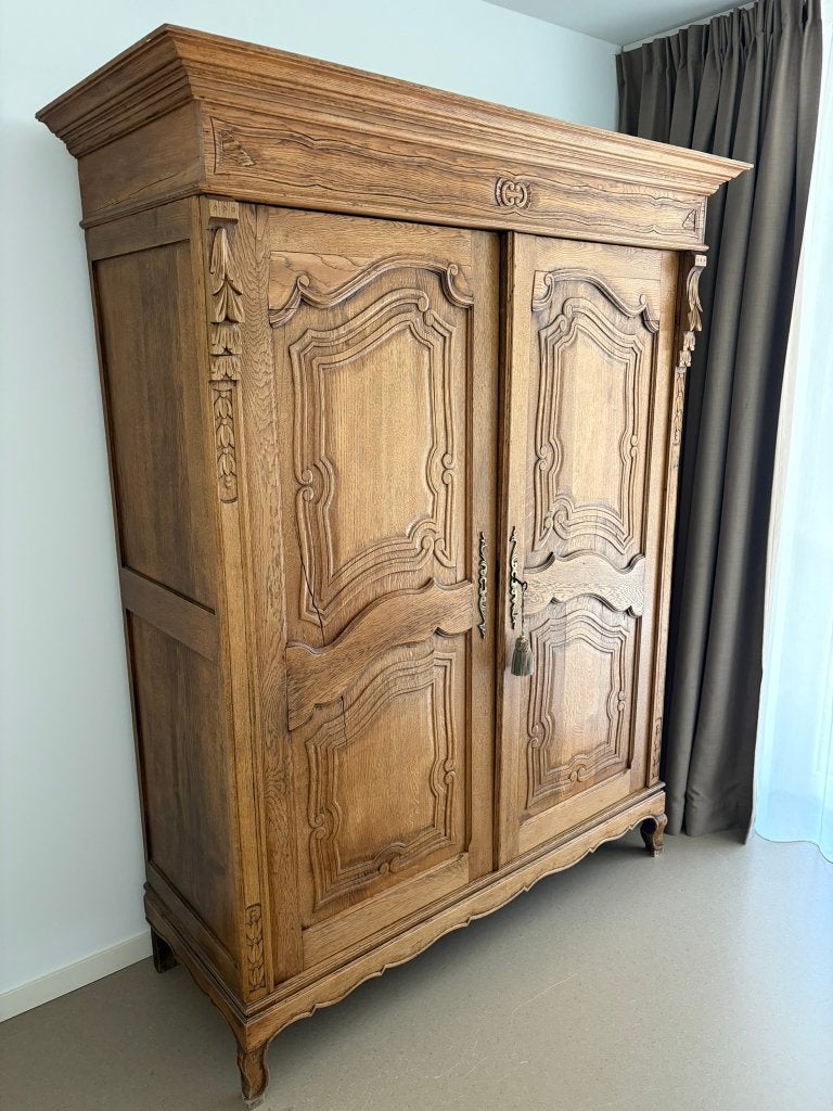 Armoire ancienne Louis XV en chêne, Enlèvement
