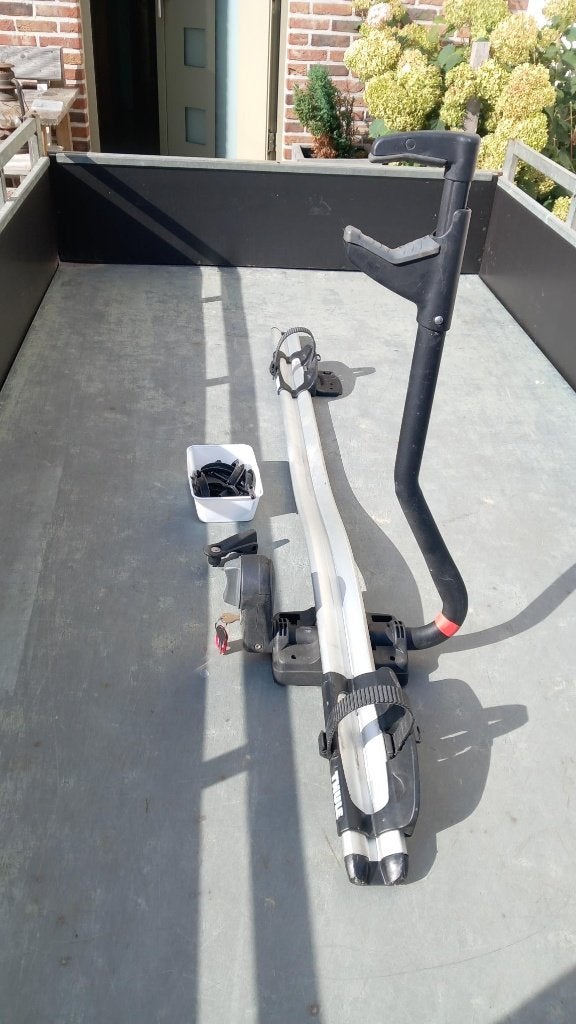 Fietsendrager (dakdrager) Thule  Pro Ride 598 (3 stuks), Ophalen, Zo goed als nieuw, Dakdrager, 1 fiets