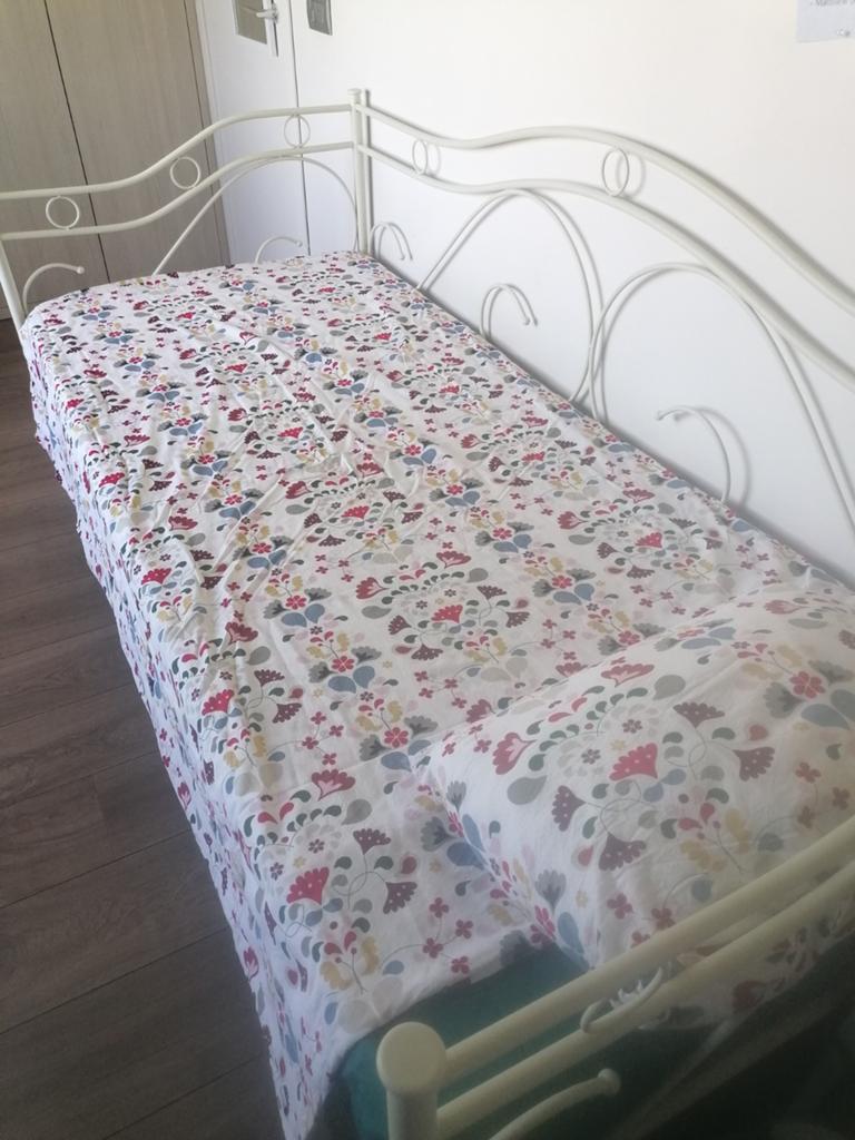 Mooi metalen bed, bedbank, tienerbed., Ophalen, Lattenbodem
