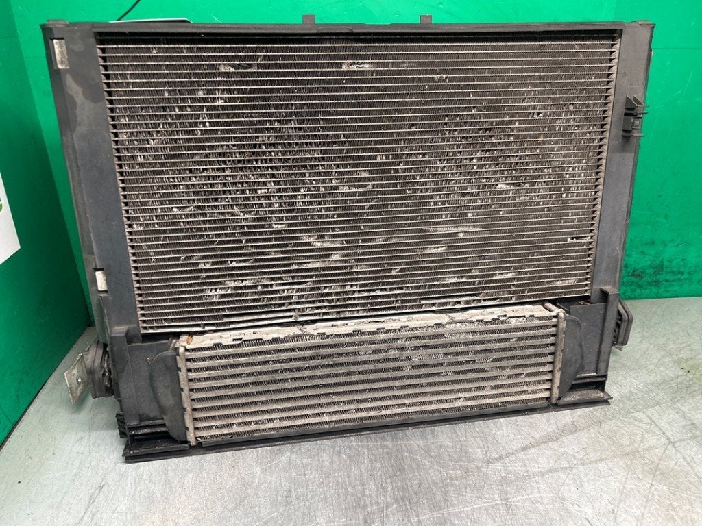 RADIATEUR COMPLET BMW 3 serie (F30) (01-2011/10-2018), Utilisé, BMW, Petuelring 130
80809  München, DE, Bayerische Motoren Werke AG