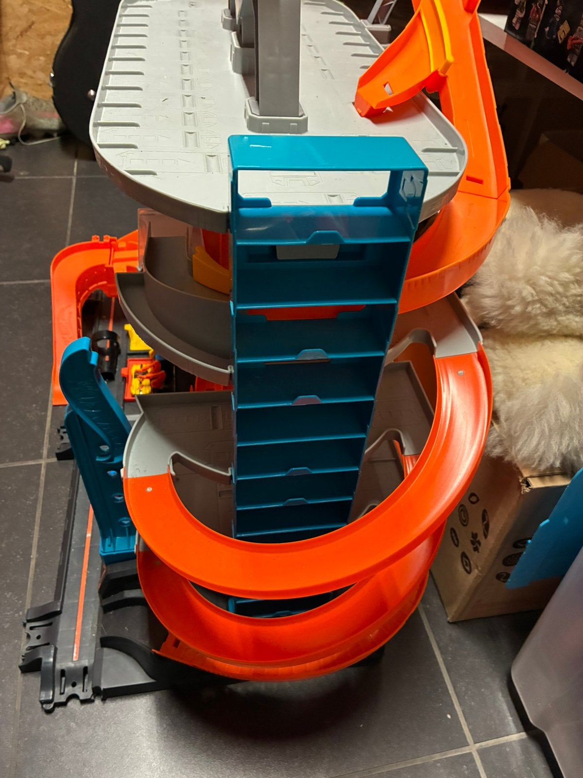 Hot wheels garage, Kinderen en Baby's, Speelgoed | Educatief en Creatief, Ophalen, Zo goed als nieuw, Ontdekken