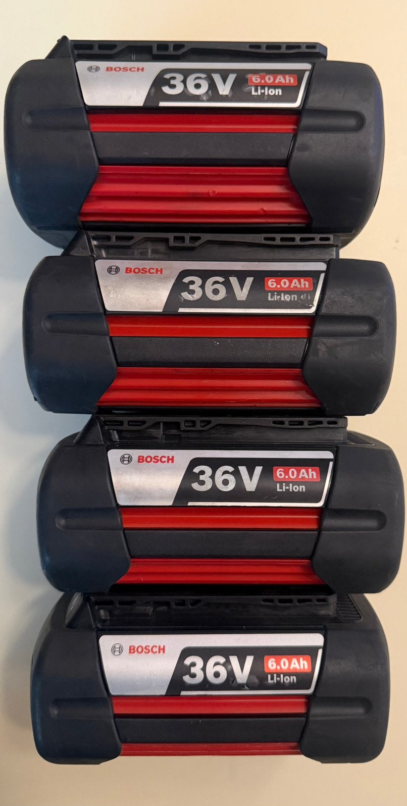 4 originele Bosch Professional 36V 6.0Ah Li-Ion accu’s., Ophalen, Zo goed als nieuw