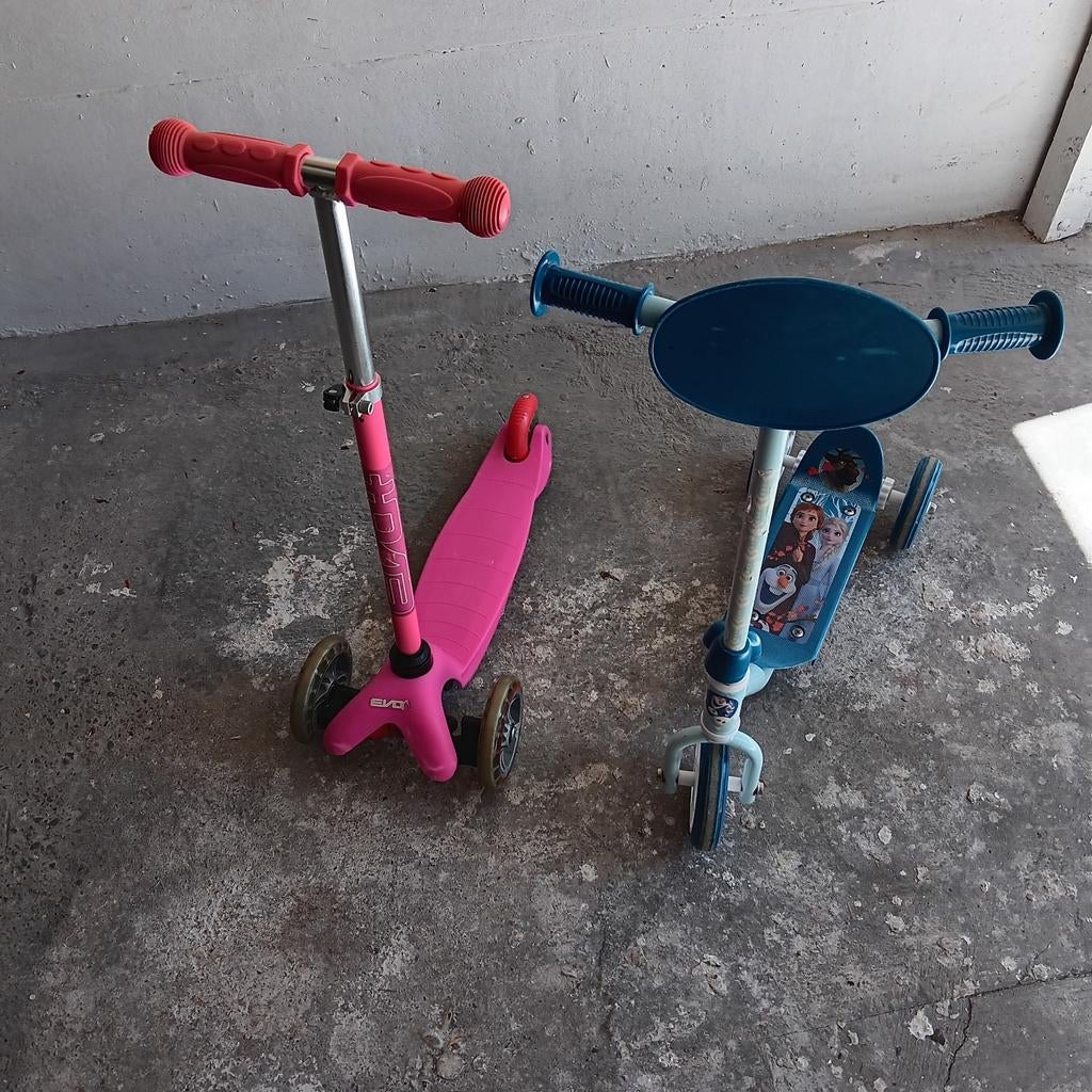 Kindersteps, Fietsen en Brommers, Ophalen, Zo goed als nieuw