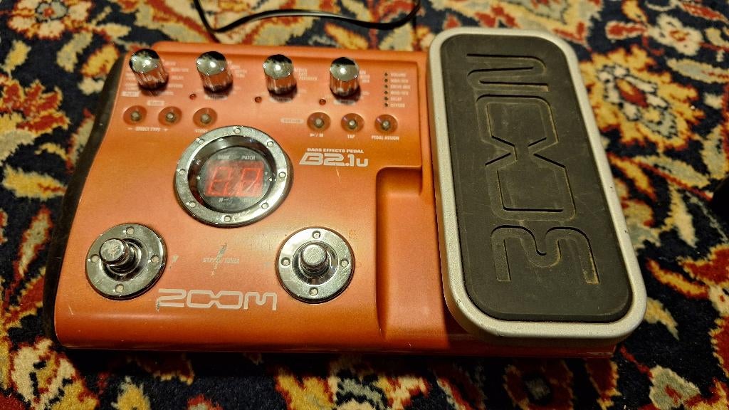Zoom Bass effects pedal B2.1u, Musique & Instruments, Effets, Enlèvement ou Envoi, Utilisé, Autres types