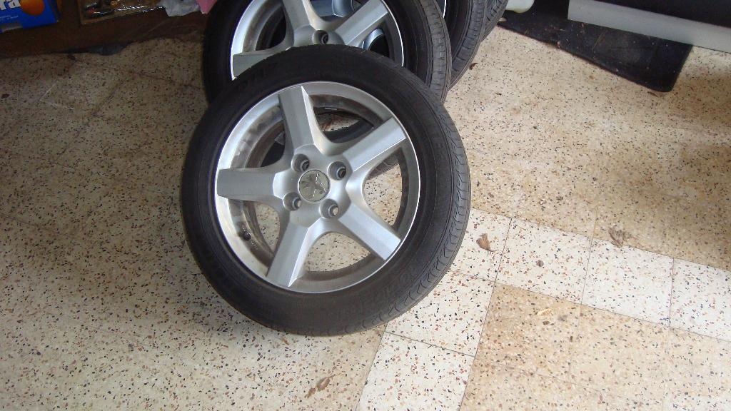 4 ALU VELGEN MET GOEDE BANDEN VOOR PEUGEOT, Ophalen, Band(en)