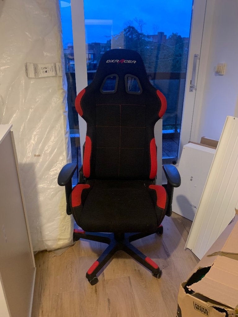Chaise gamer, Enlèvement, Utilisé