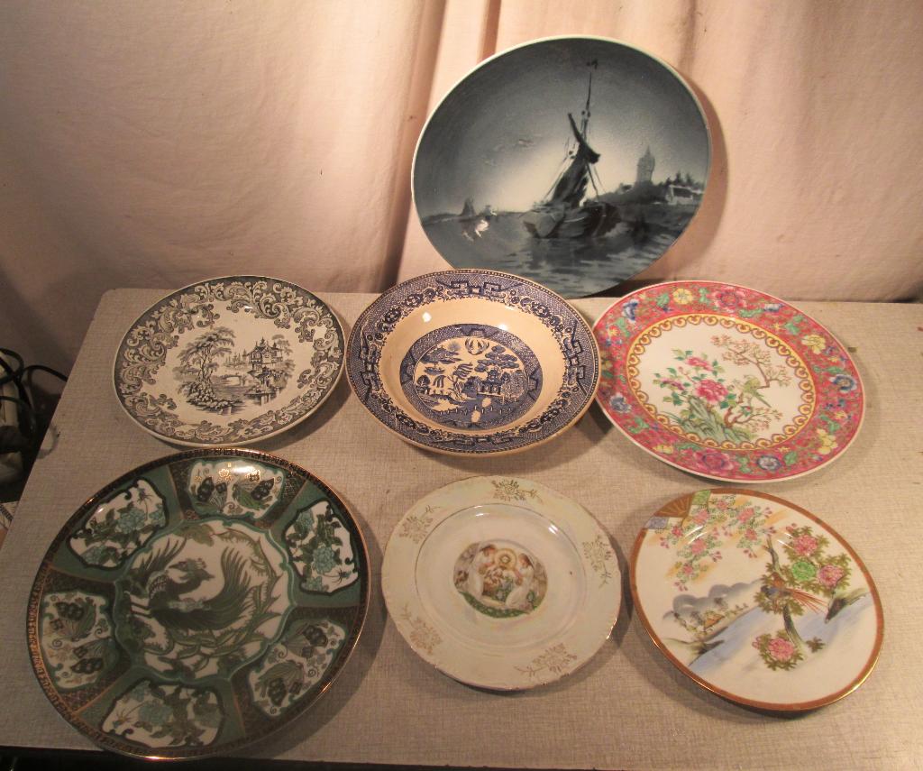 7 belles assiettes décoratives en porcelaine ancienne, Enlèvement ou Envoi