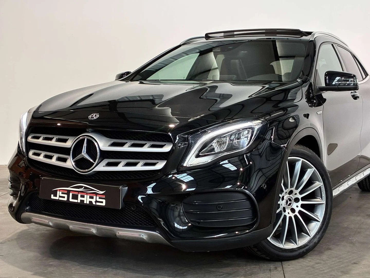 Mercedes-Benz GLA 180 PACK AMG 1ERPRO-T.O.-CARPLAY-CAMERA-GP, Euro 6, Entreprise, Noir, 5 portes