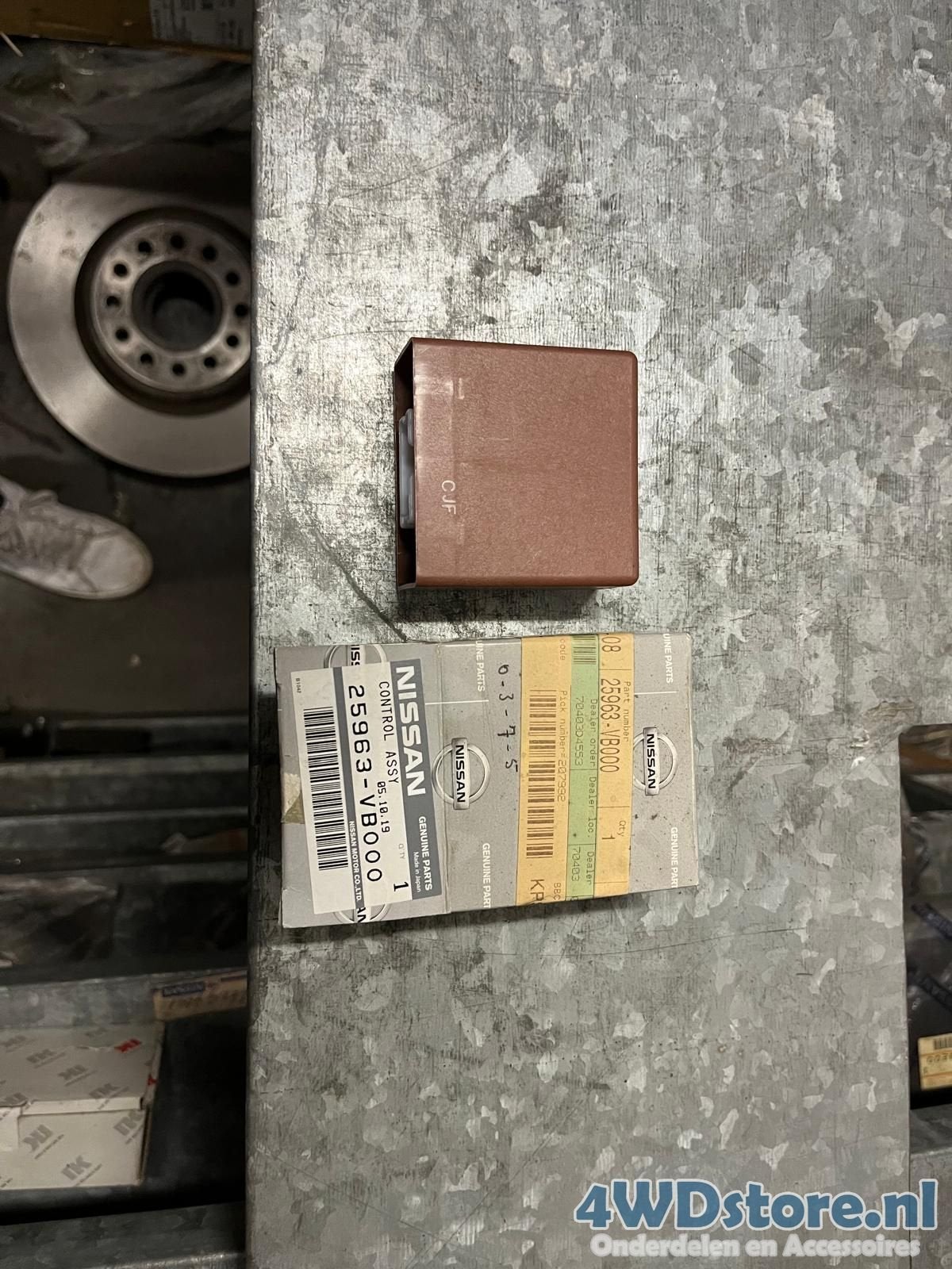 Nissan Patrol (Y61) Control module 25963VB000, -, -, Nieuw, Ophalen of Verzenden