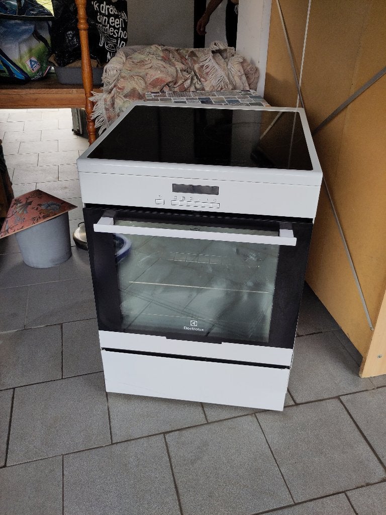 Cuisinière à induction Electrolux, 85 à 90 cm, Enlèvement, Utilisé, 45 à 60 cm