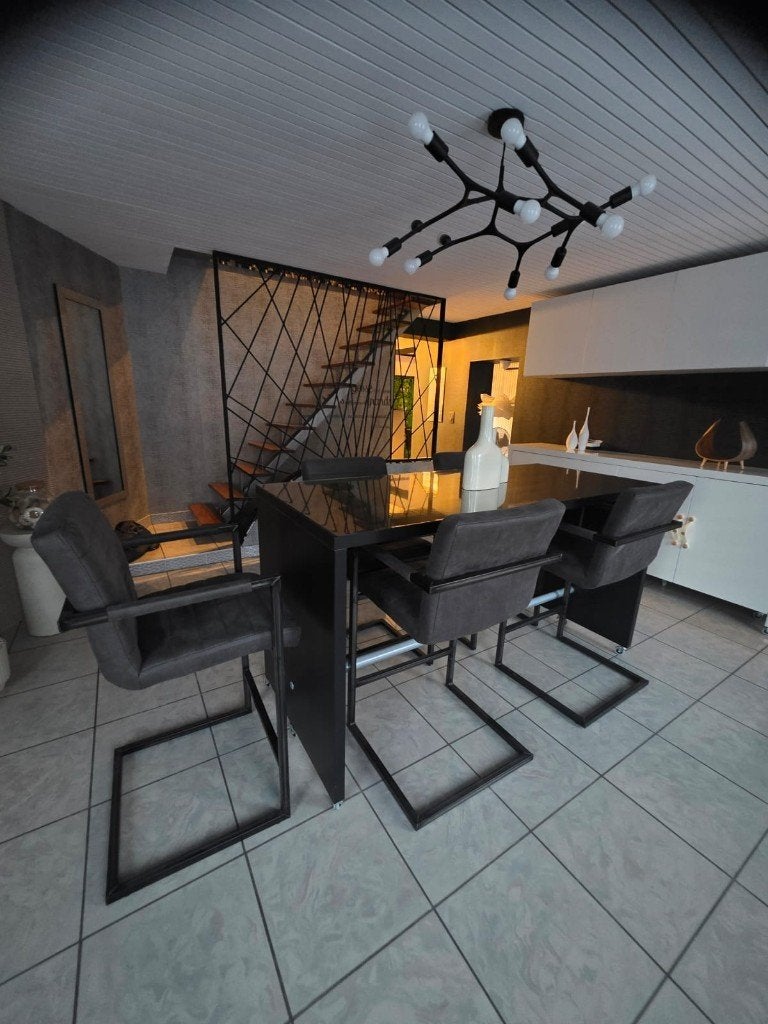 Table de salle a manger avec chaise, Enlèvement, Comme neuf