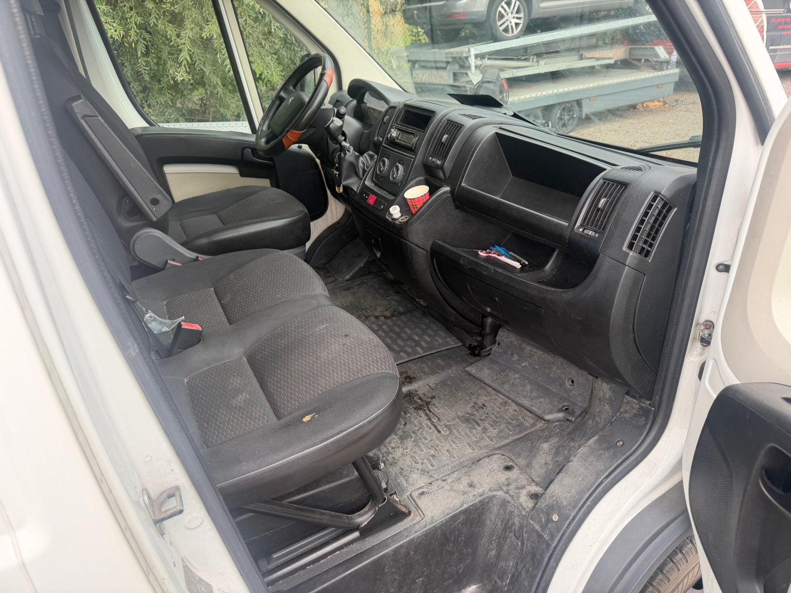 Peugeot Boxer 2.2hdi - meubelbak met laadlift - 150pk, 110 kW, Bedrijf, Diesel, Te koop