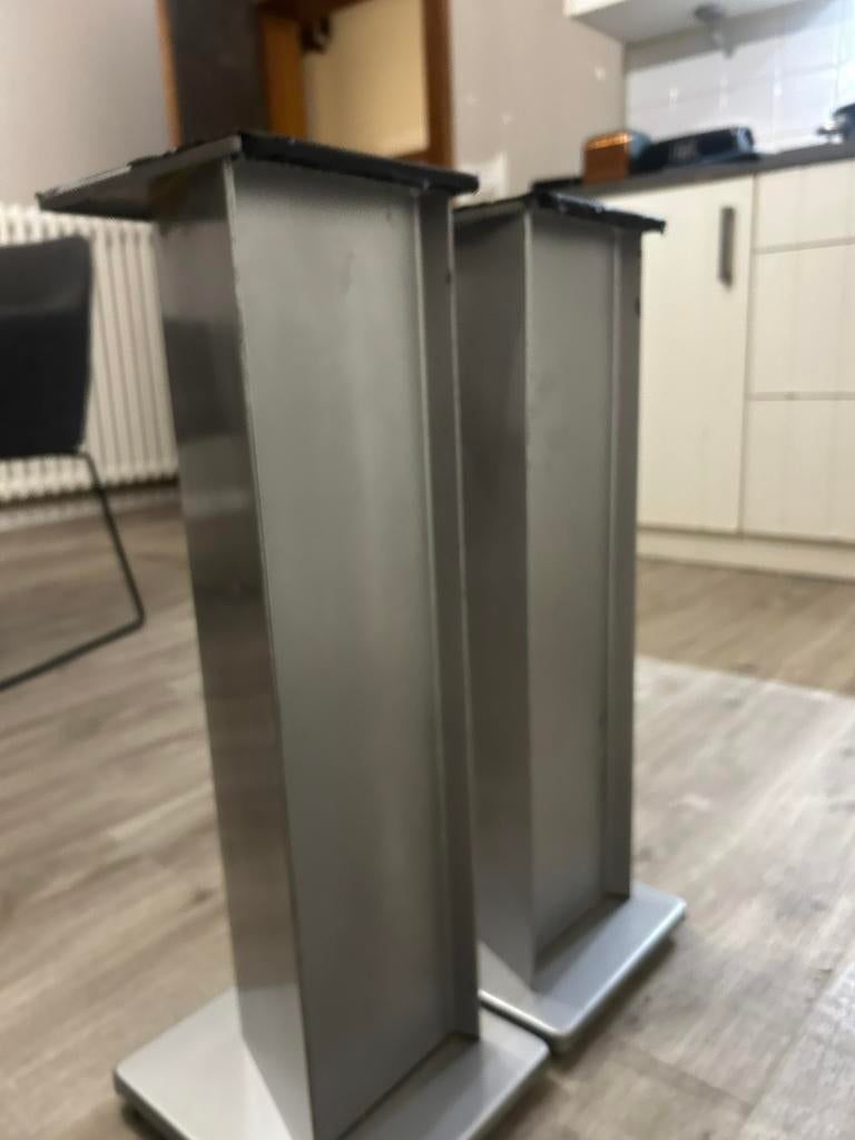 Speaker stands, Enlèvement, Comme neuf