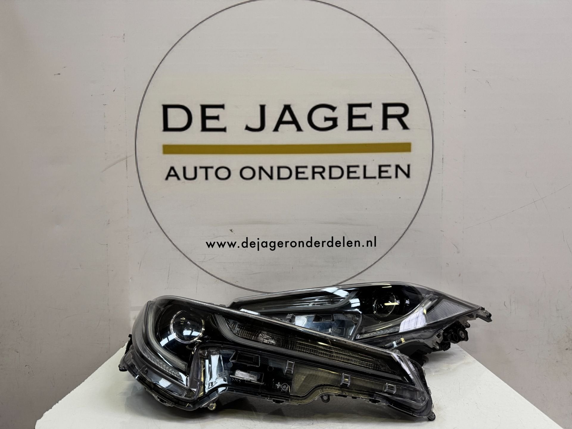 TOYOTA COROLLA LED KOPLAMPEN SET 81150-02S70 81110-02S70, Info@toyota.co.jp, Gebruikt, Toyota Motor Corporation, Toyota-Cho 1
471-8571  Toyota City