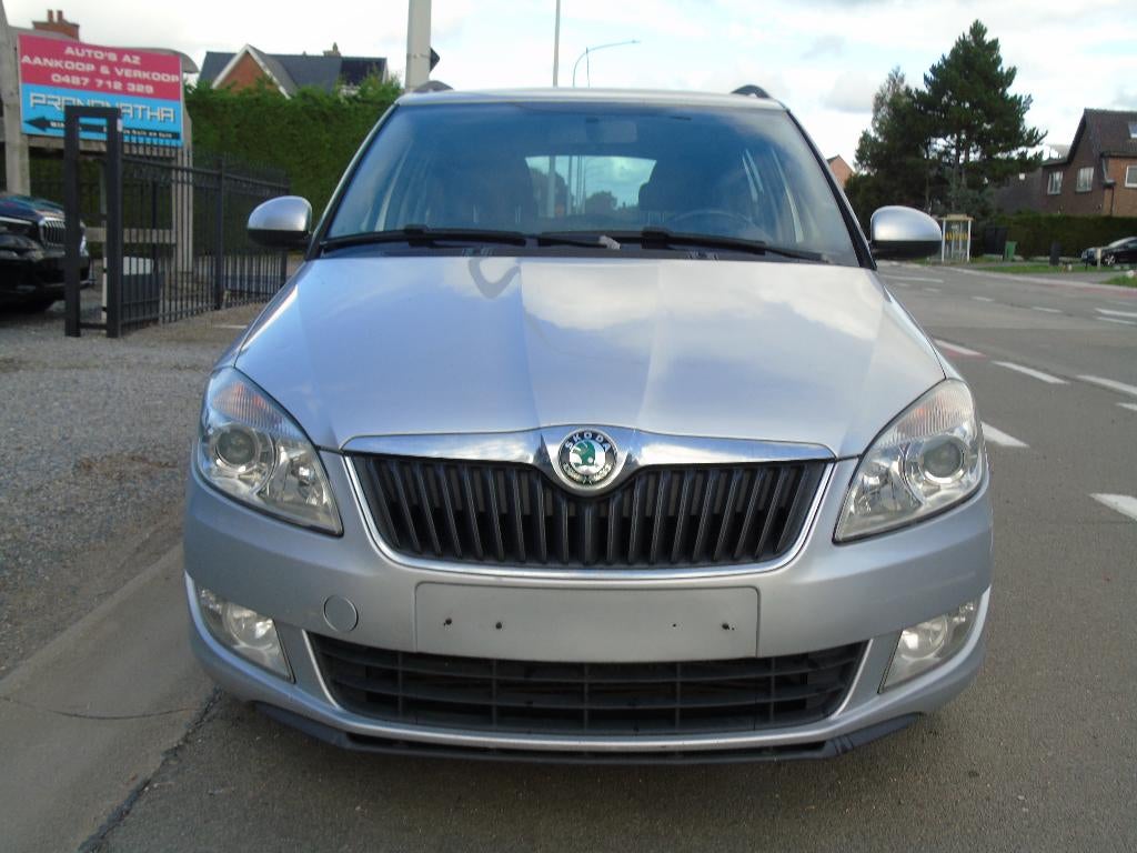 Skoda Fabia 1.6 TDI *12/2010 *Digitale AIRCO *NAVI *EURO 5, Auto's, Voorwielaandrijving, Euro 5, Stof, Zwart