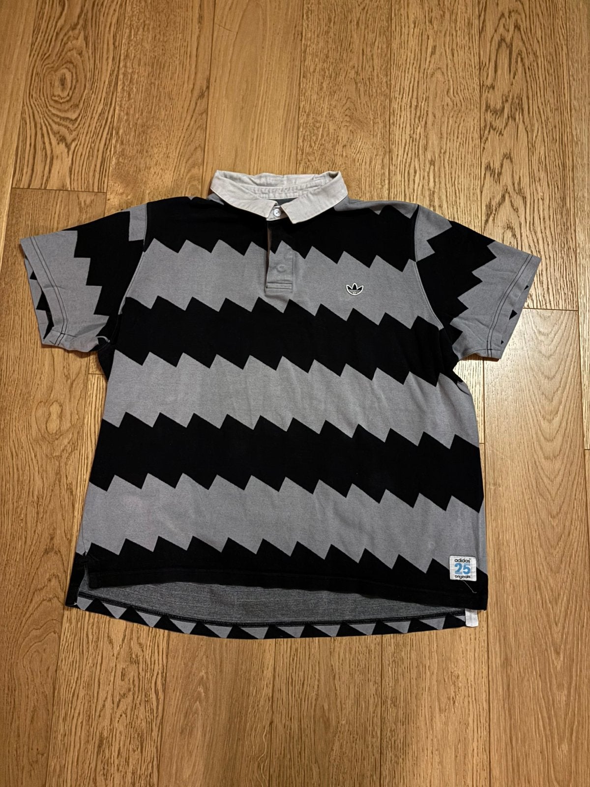 Adidas Originals  NIGO 25 - Polo vintage - XL, Kleding | Heren, Ophalen of Verzenden, Zo goed als nieuw, Grijs
