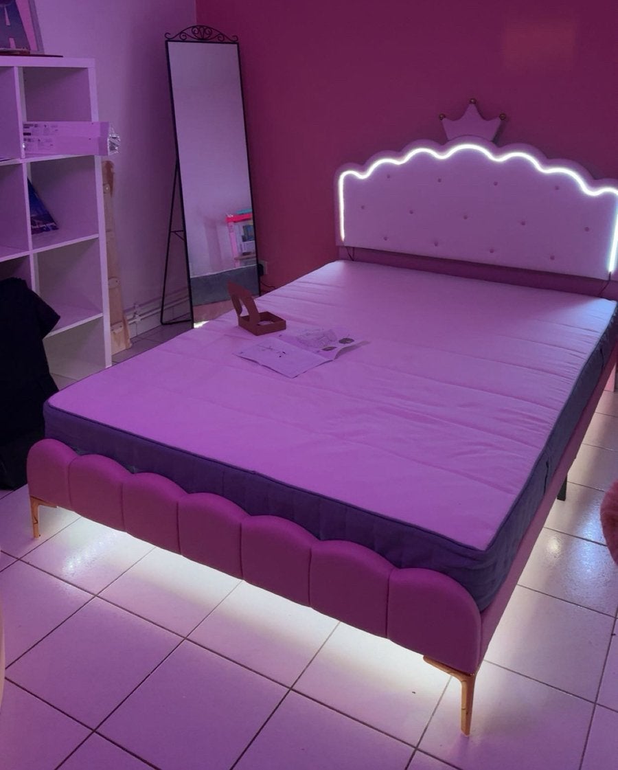 Bed met nieuwe matras 140x200cm, Ophalen, 140 cm, Twijfelaar, 200 cm